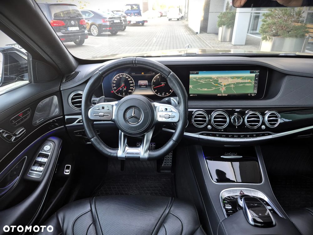 Mercedes-Benz Klasa S 560 4-Matic L 9G-TRONIC - 25