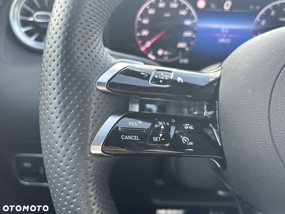 Mercedes-Benz GLA 200 AMG Line - 26