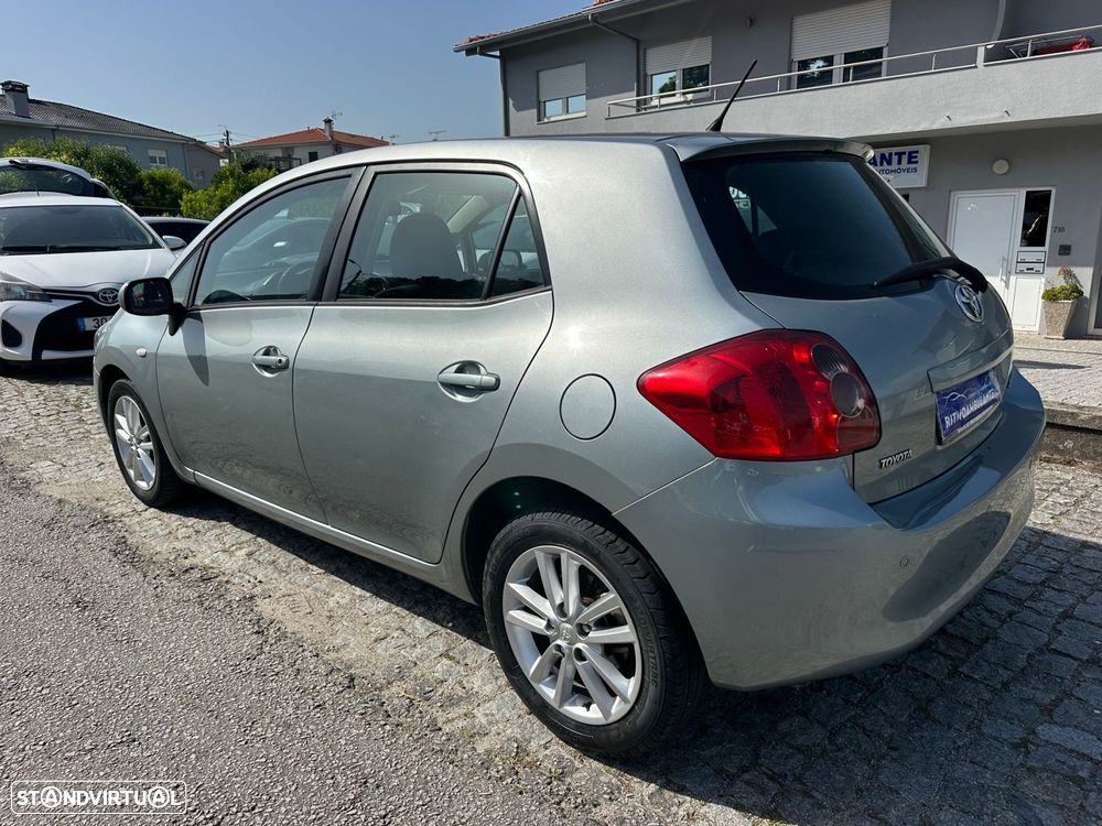 Toyota Auris 1.4 D-4D AC - 5