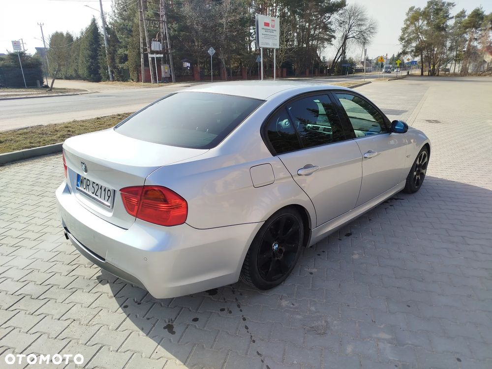 BMW Seria 3 320i - 4