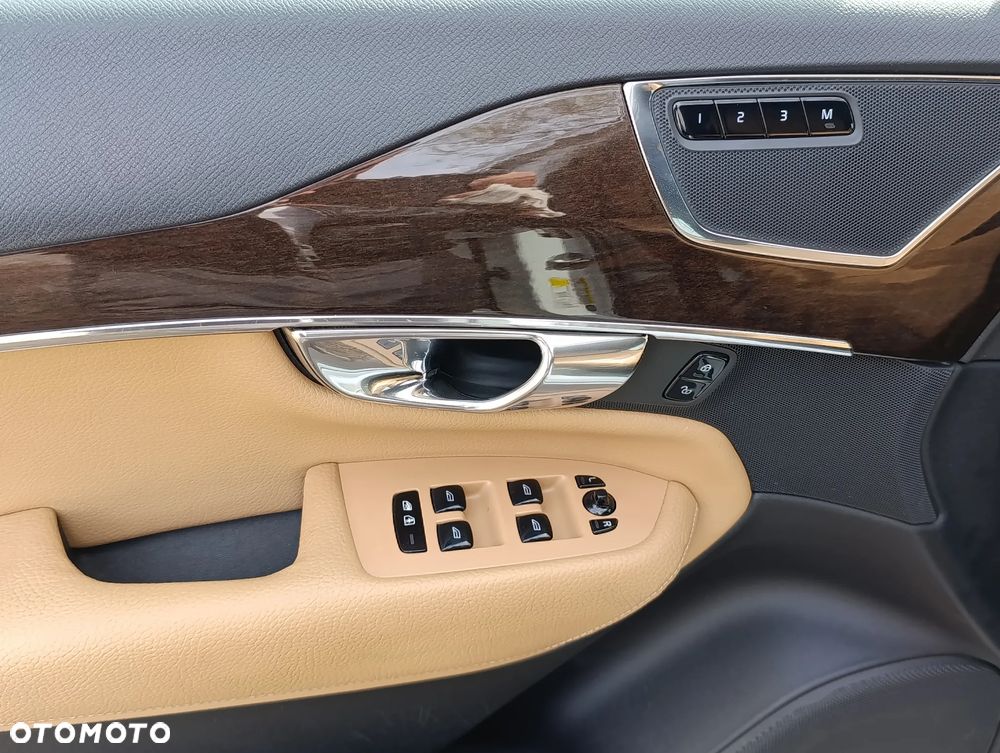 Volvo XC 90 T6 AWD Geartronic Momentum - 12