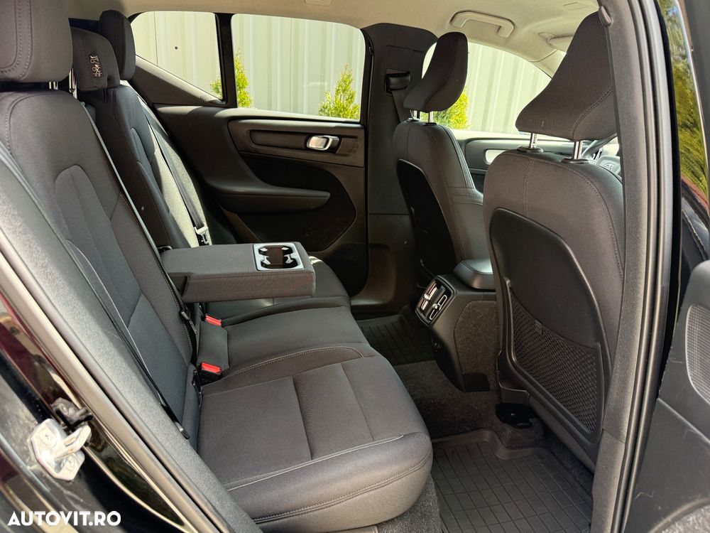 Volvo XC 40 B4 AT8 Mild Hybrid Momentum Pro - 5