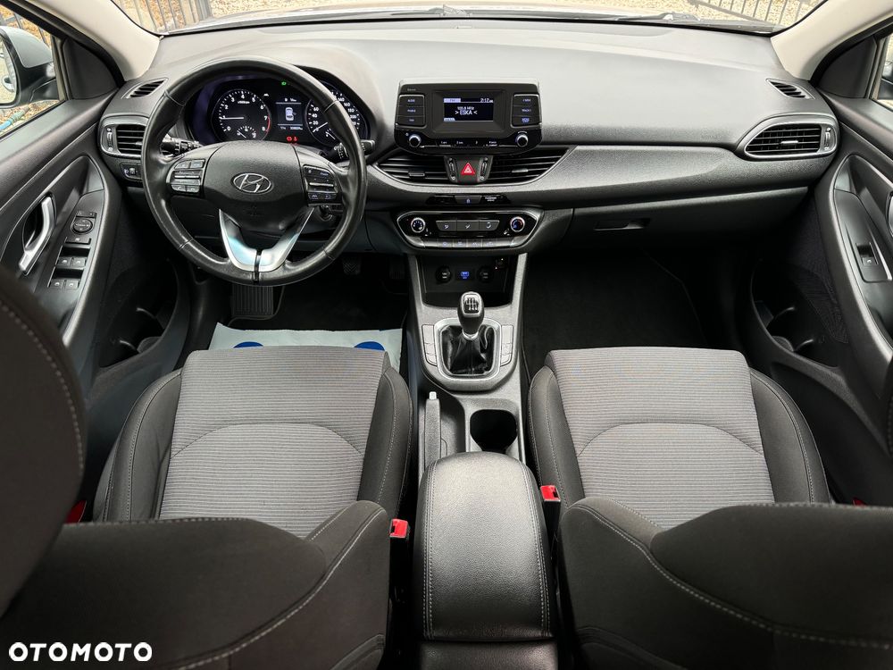 Hyundai i30 1.5 DPI Classic + - 22