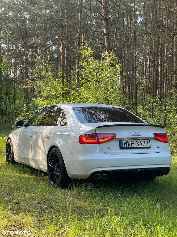 Audi A4 Limousine - 1