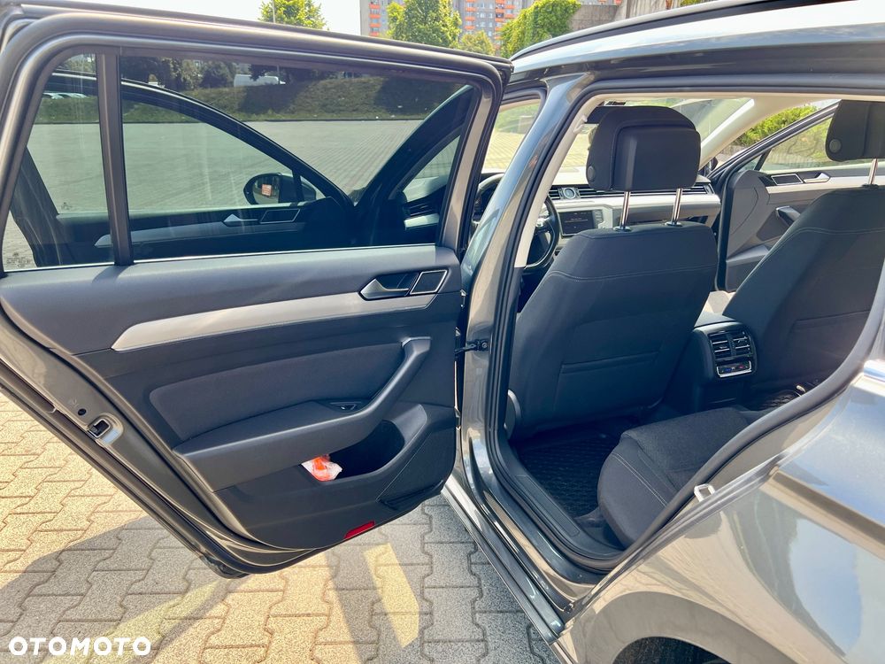 Volkswagen Passat Variant 2.0 TDI DSG (BlueMotion Technology) Comfortline - 17