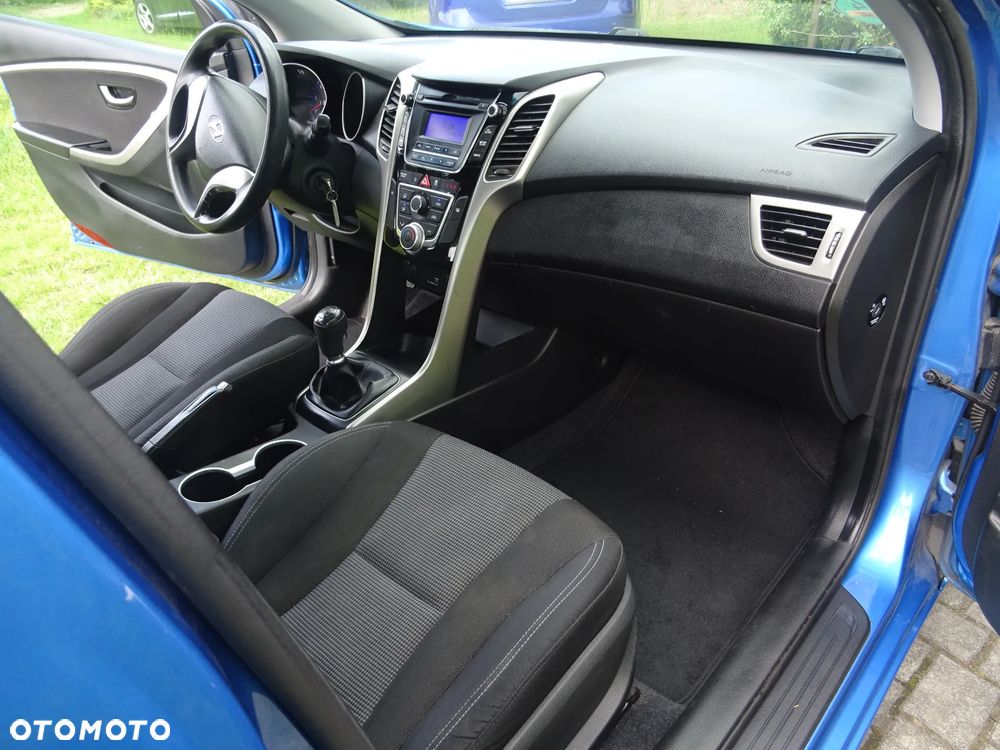 Hyundai i30 blue 1.6 CRDi Style - 6