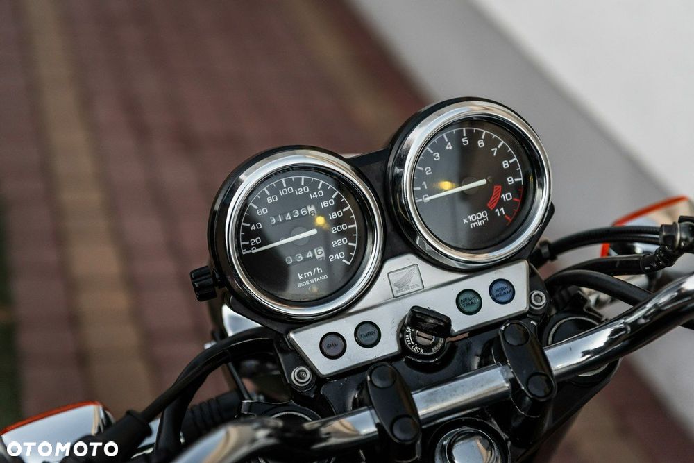 Honda CB - 8