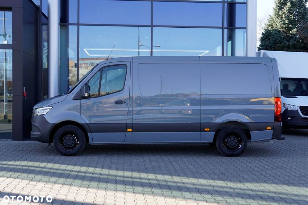 Mercedes-Benz Sprinter - 4