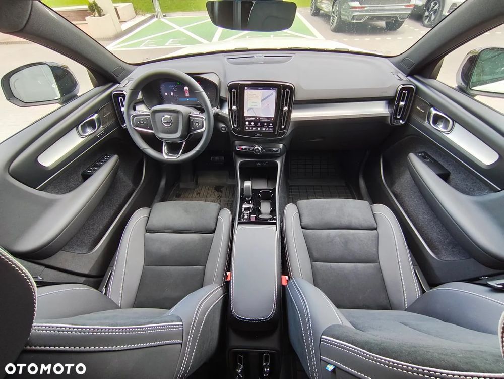 Volvo XC 40 B3 Plus Dark - 5