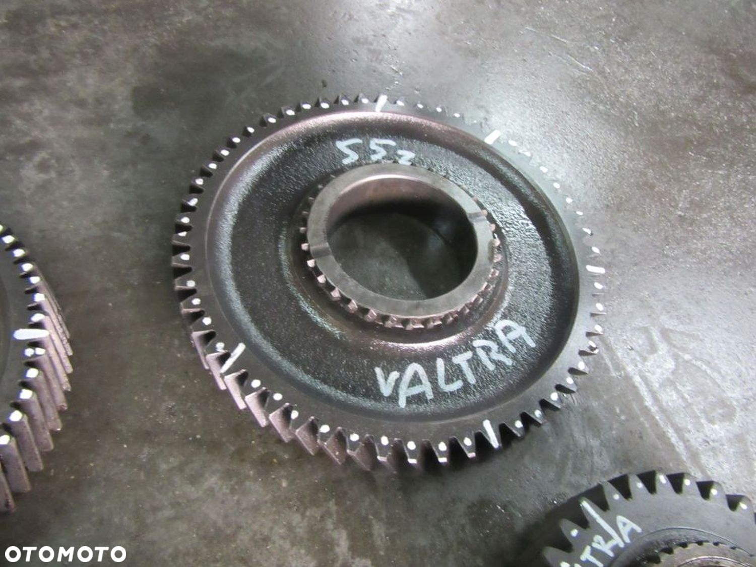 Koło zębate tryb zębatka  Massey Ferguson Valtra seria T T183 T174 T194 T214 T234 T254 - 2