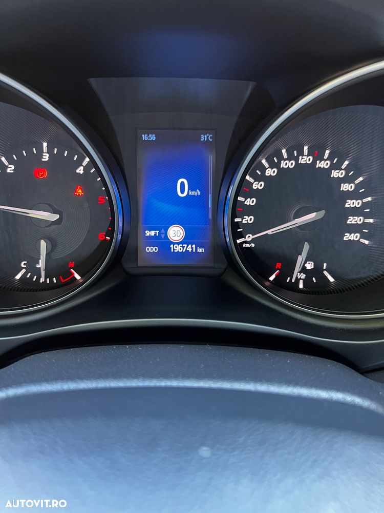 Toyota Avensis 2.0 D-4D Executive - 18