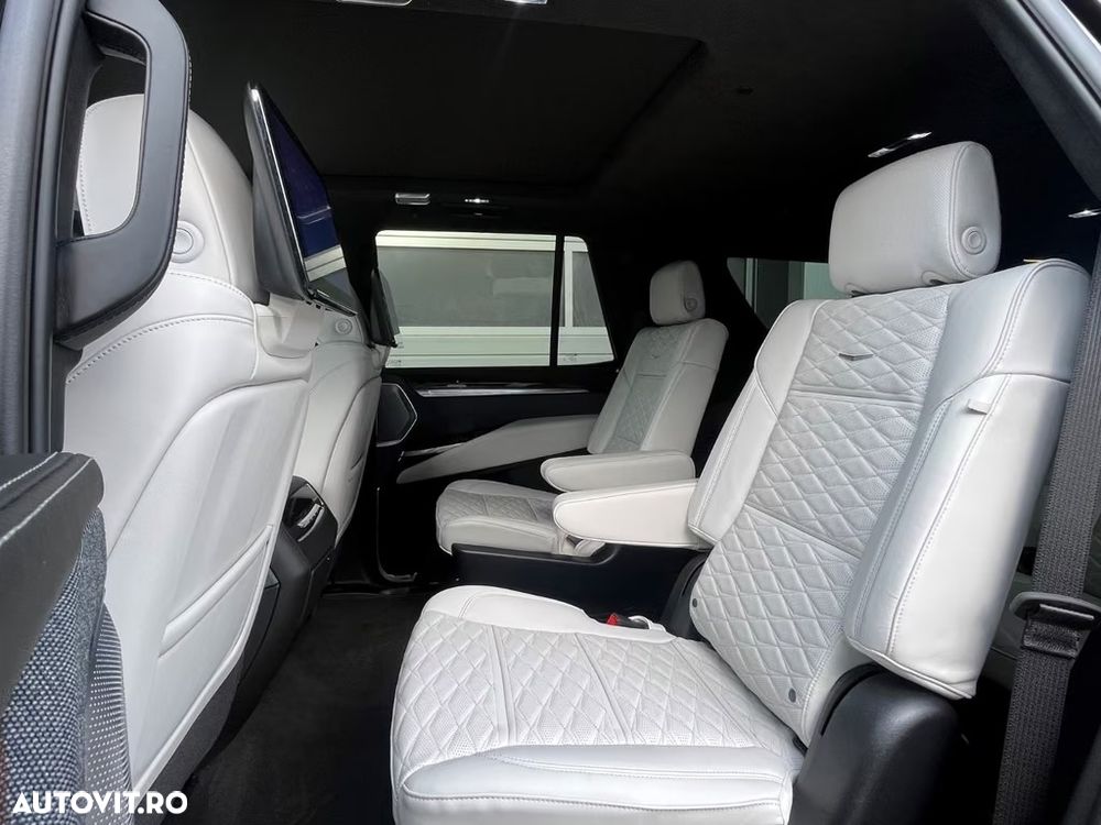 Cadillac Escalade - 14