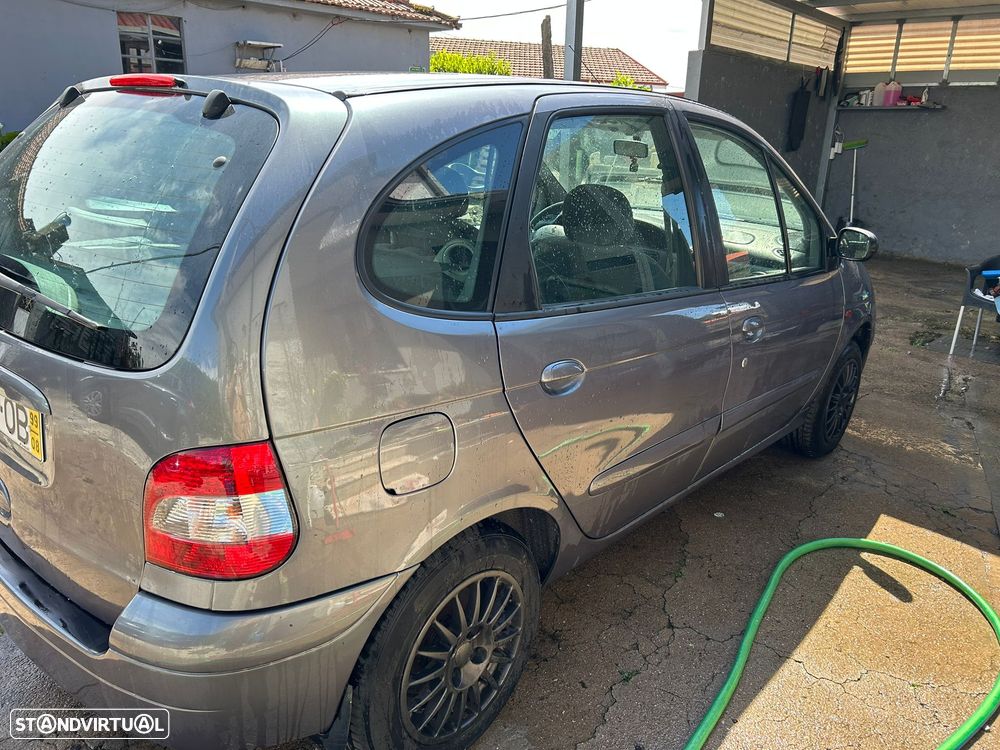 Renault Mégane Scénic - 4