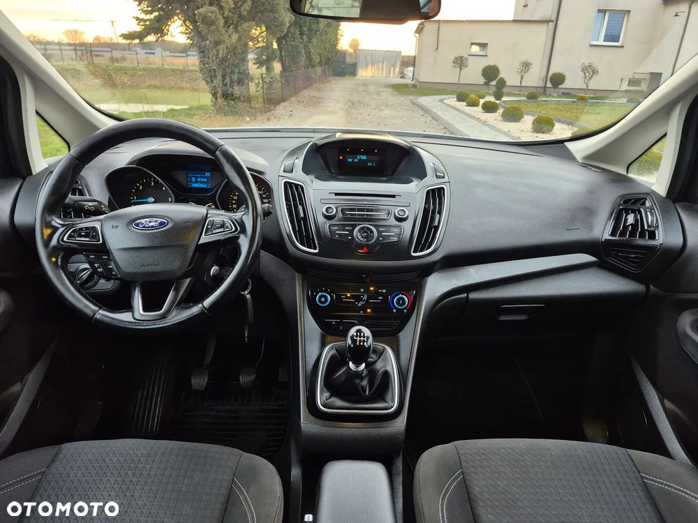 Ford Grand C-MAX - 32