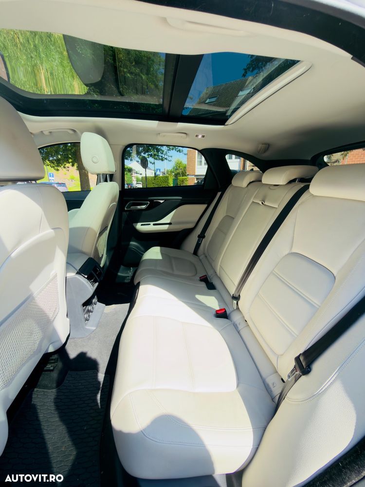 Jaguar F-Pace 20d AWD Pure - 5