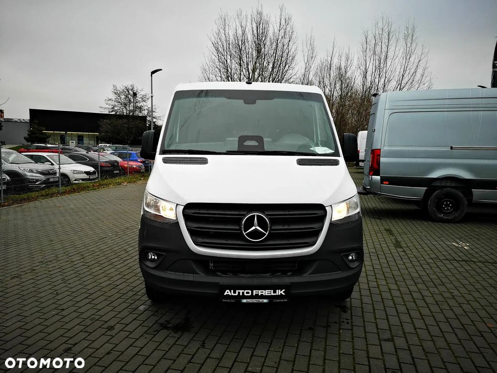 Mercedes-Benz Sprinter - 2