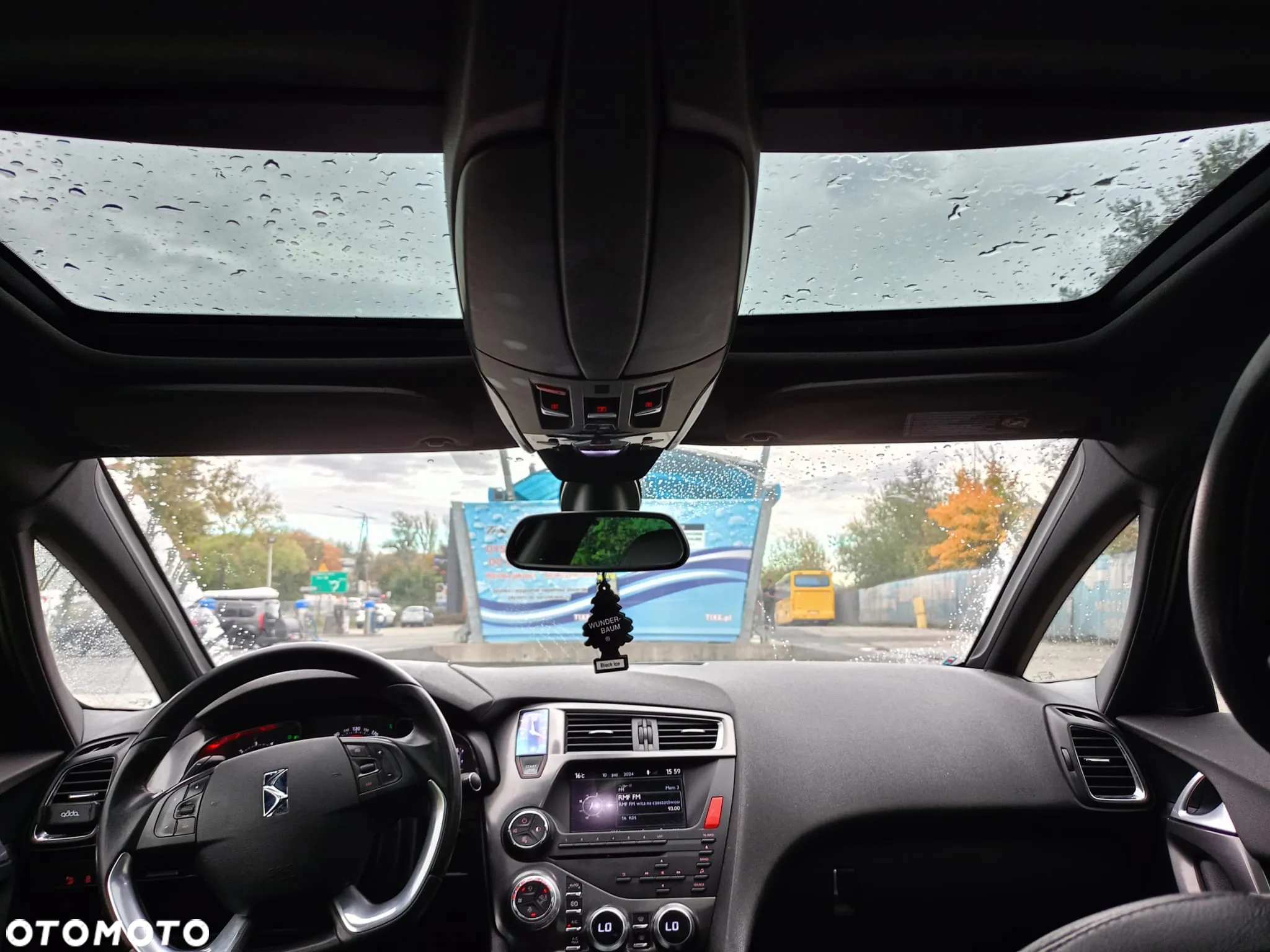 Citroën DS5 e-HDi 115 EGS6 SoChic - 16
