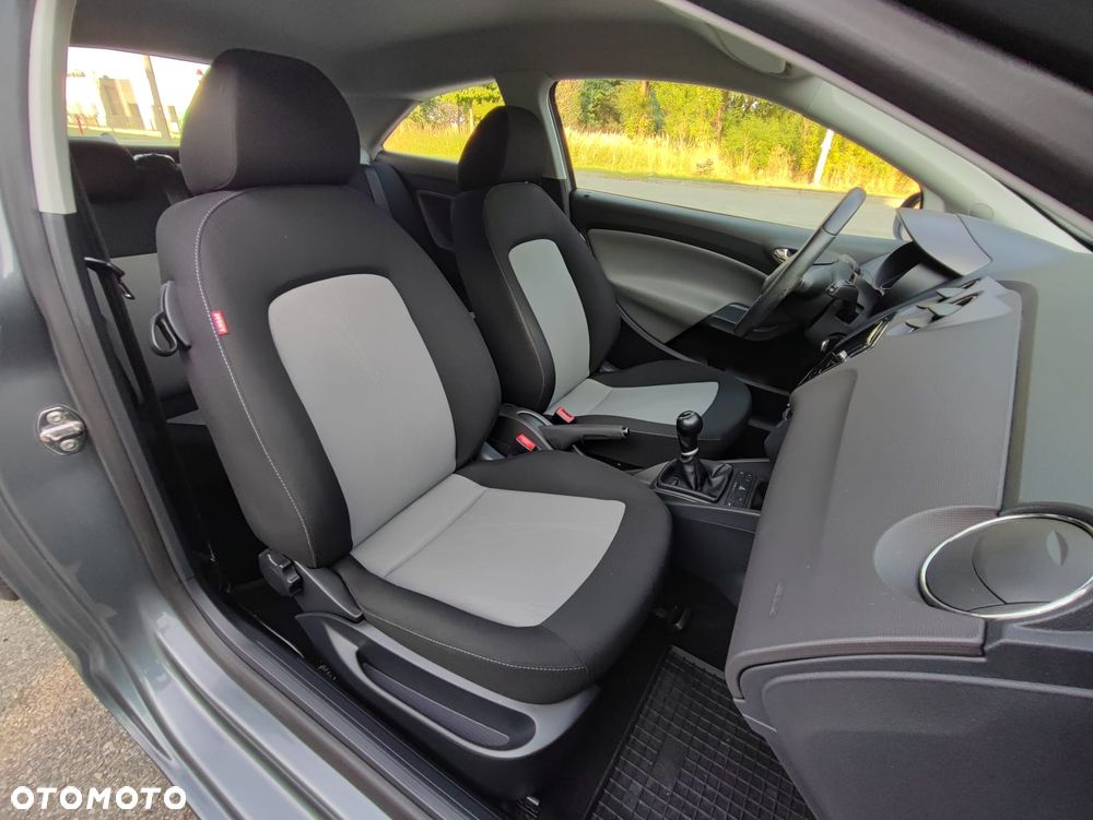 Seat Ibiza SC 1.4 16V Style - 32