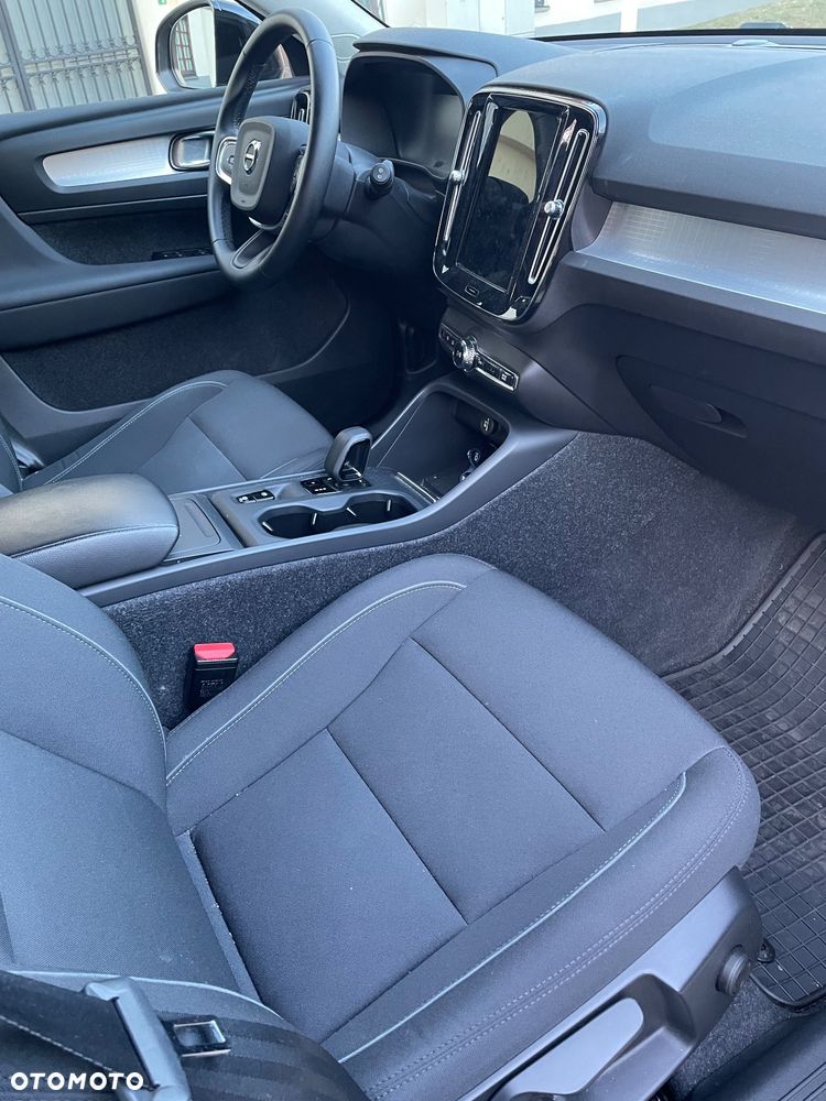 Volvo XC 40 T3 Momentum Pro - 3