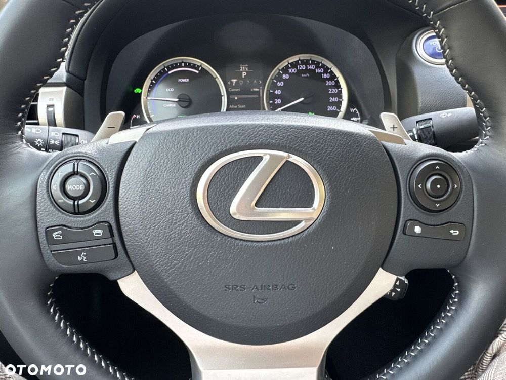 Lexus IS - 13