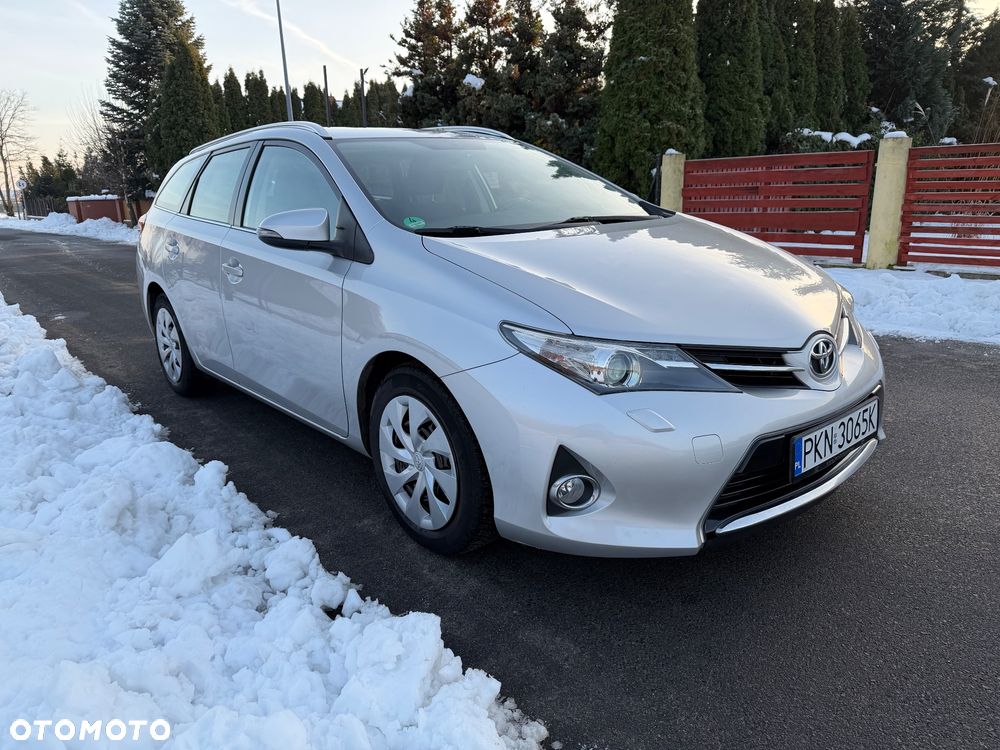 Toyota Auris 1.33 Dual-VVT-i Edition-S - 1
