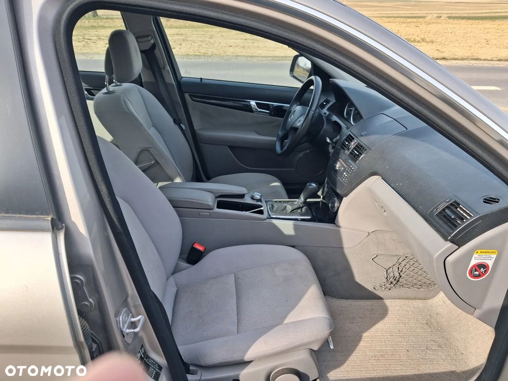 Mercedes-Benz Klasa C 220 CDI DPF Automatik Avantgarde - 21