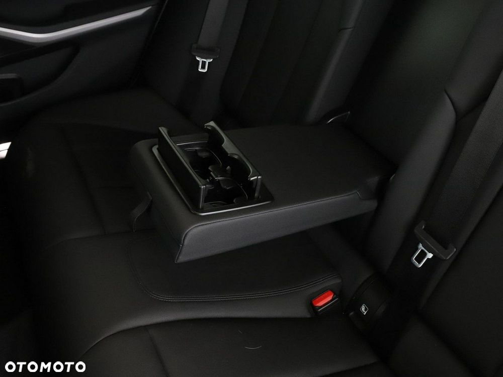 BMW Seria 3 320e Advantage - 40