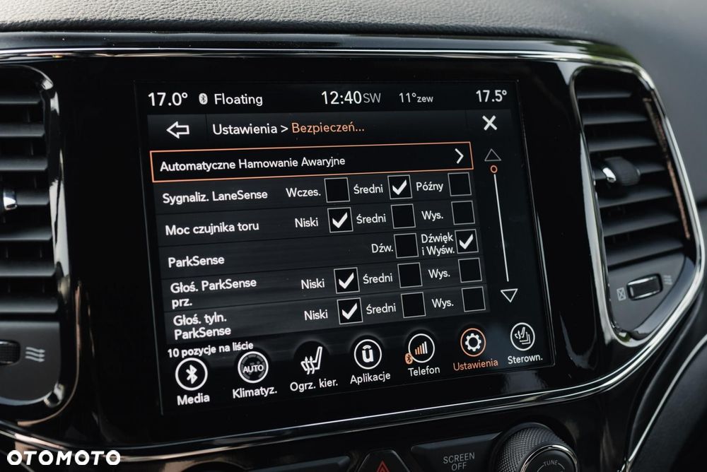 Jeep Grand Cherokee - 21