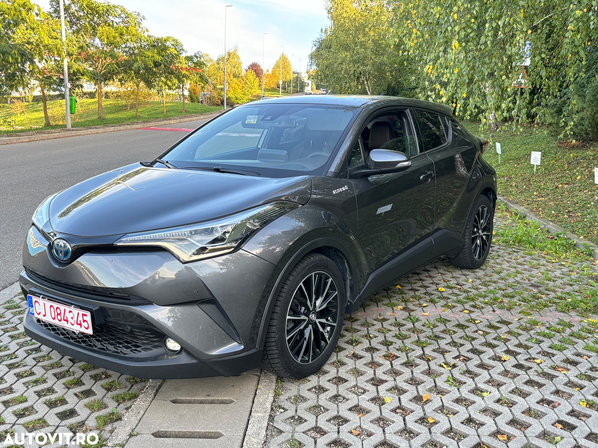 Toyota C-HR 1.8 HSD 4x2 CVT C-lassy LED - 2