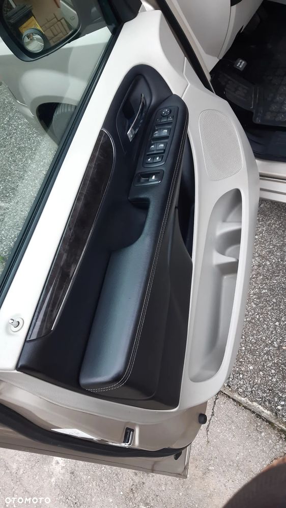 Chrysler Town & Country 3.6 Touring - 26