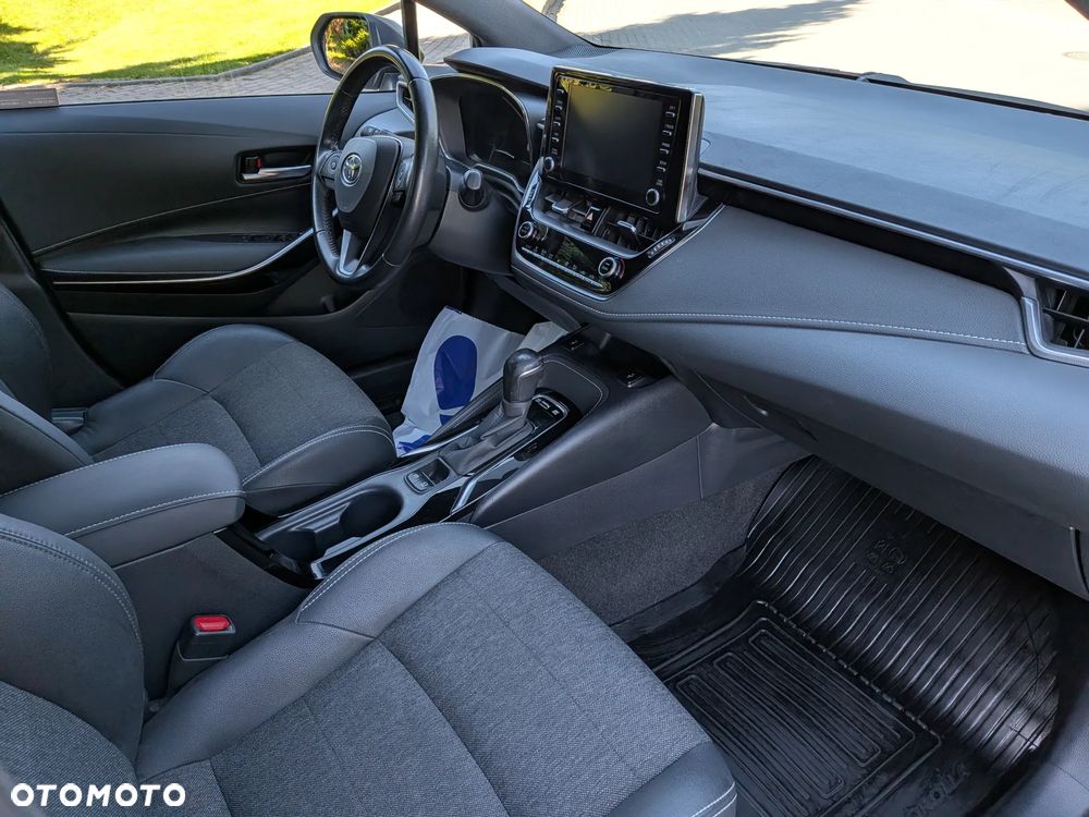 Toyota Corolla 1.8 Hybrid GPF Executive - 29