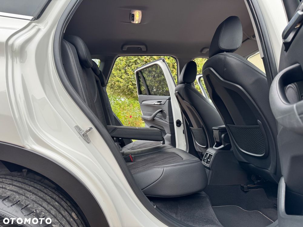 BMW X1 sDrive18d xLine - 18