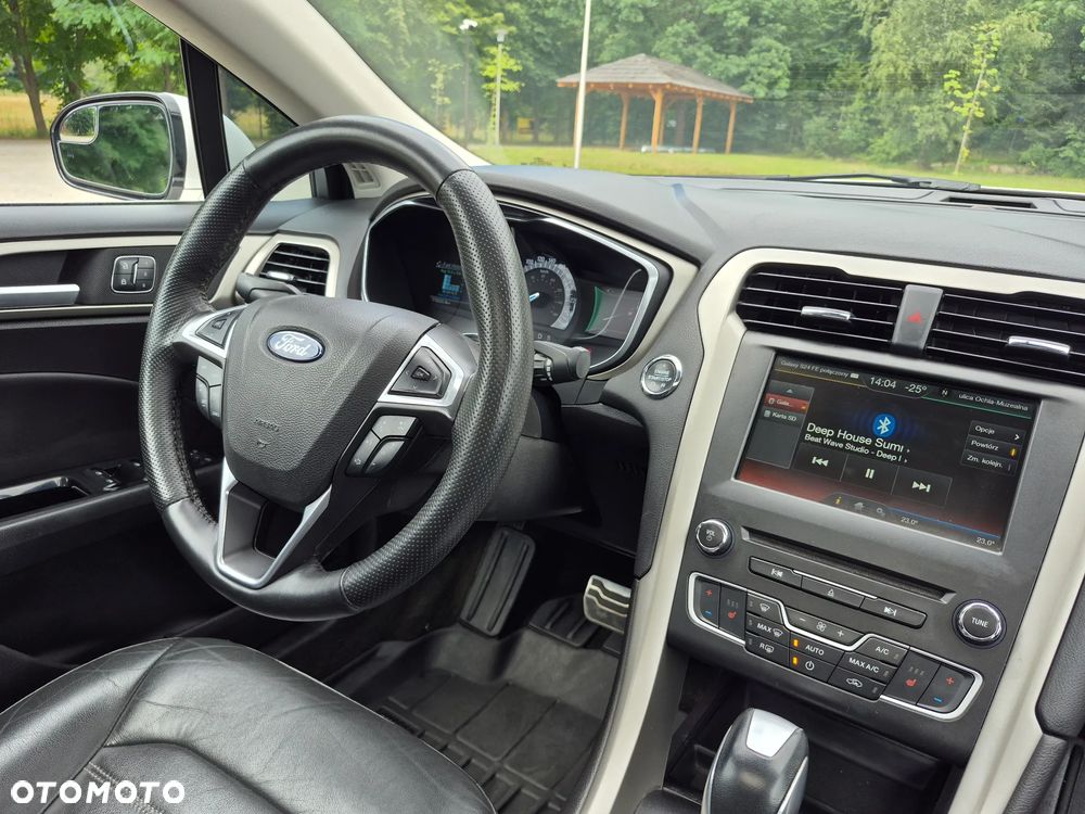 Ford Fusion - 18