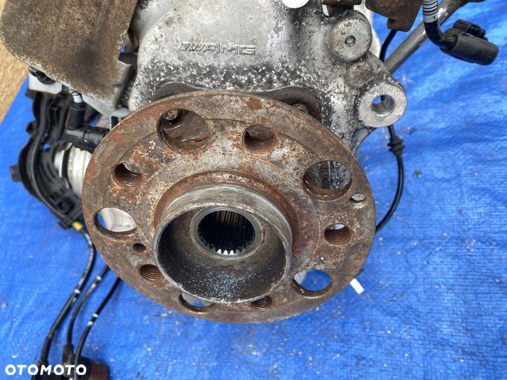 MERCEDES E W213 63AMG ZWROTNICA LEWY TYŁ KOMPLETNE WAHACZ PIASTA - 6