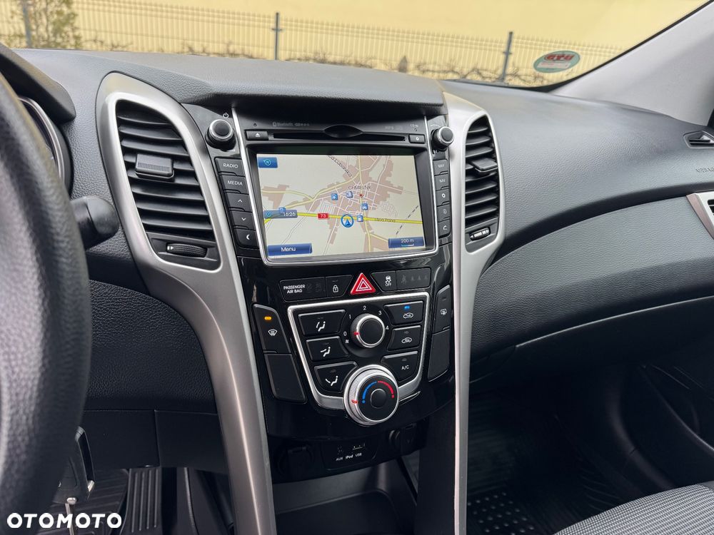 Hyundai i30 1.4 Fifa World Cup Edition - 24