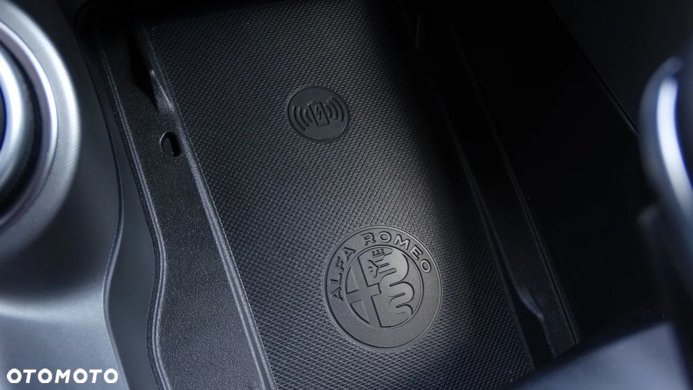 Alfa Romeo Tonale 1.3 PHEV Q4 TI - 16