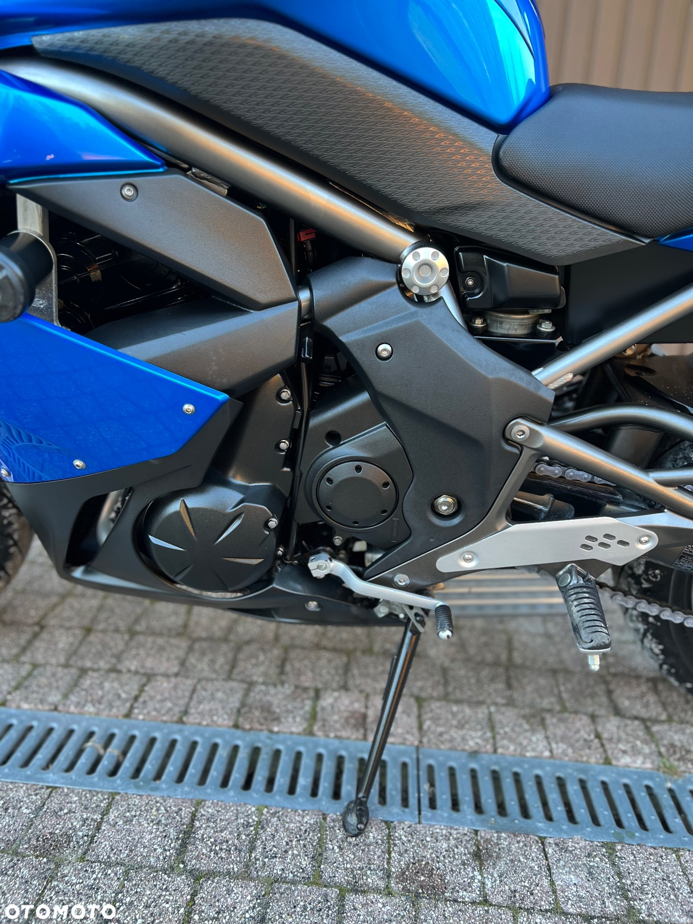 Kawasaki ER - 16