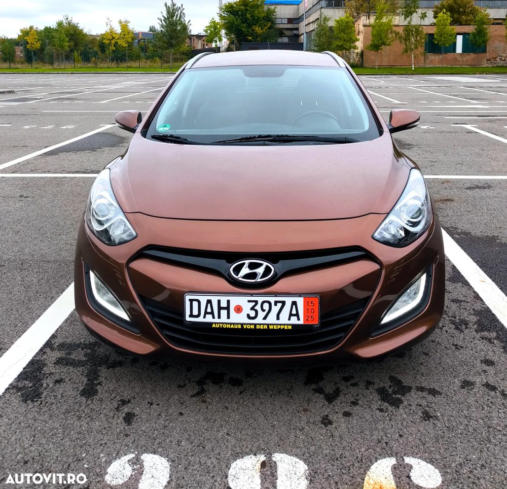 Hyundai i30 blue 1.6 GDI Trend - 1