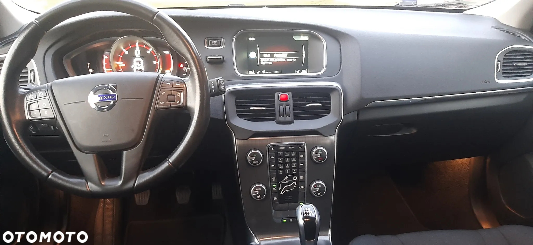 Volvo V40 D3 Drive-E Momentum - 25
