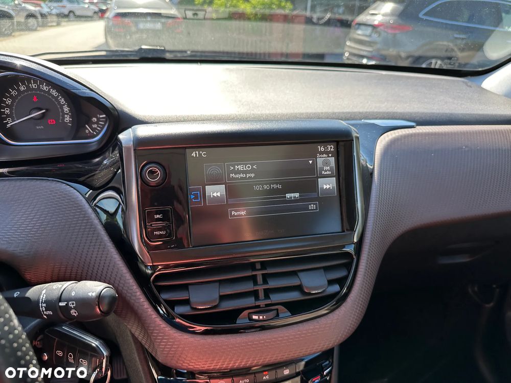 Peugeot 2008 - 13