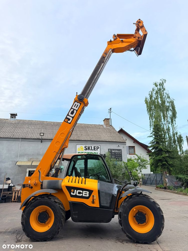 JCB 536-70 Agri Xtra - 11