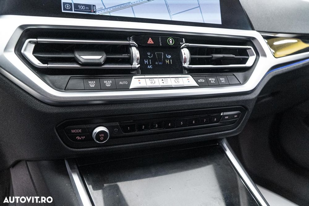 BMW Seria 3 318i Aut. Sport Line - 12