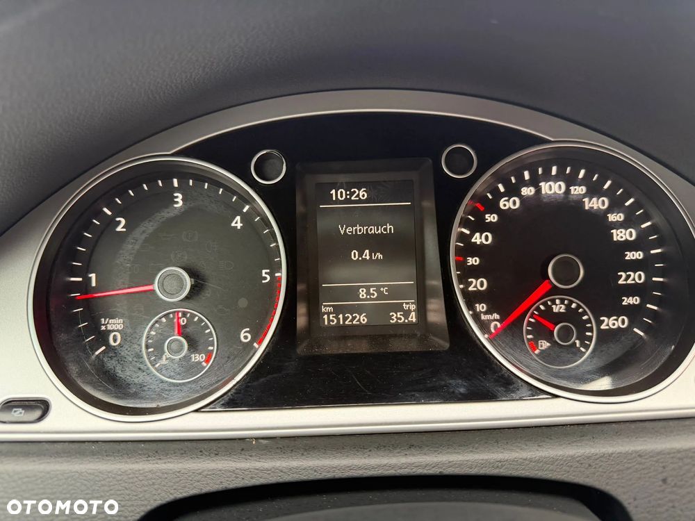 Volkswagen Passat - 15