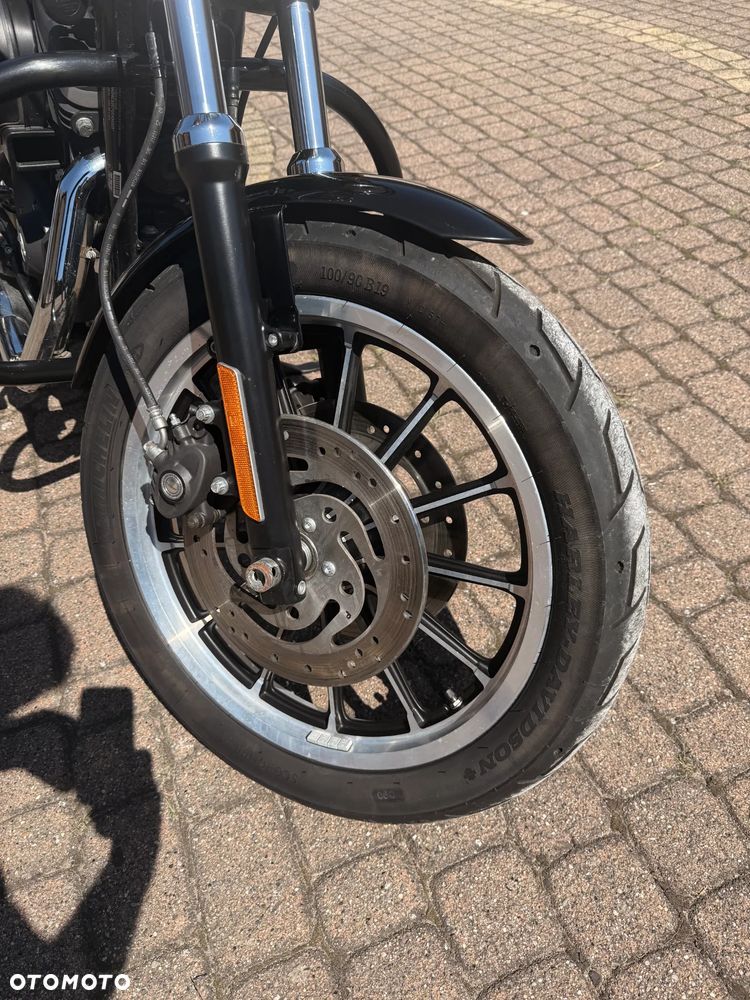 Harley-Davidson Sportster Roadster 883R - 5
