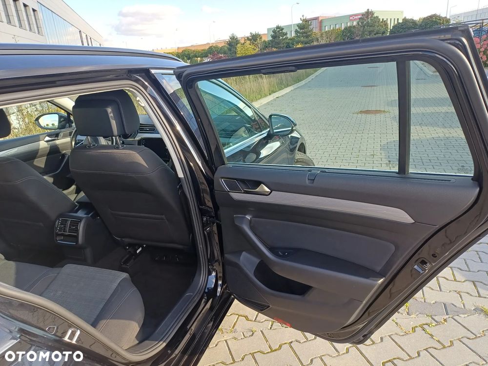 Volkswagen Passat 2.0 TSI Business DSG - 11