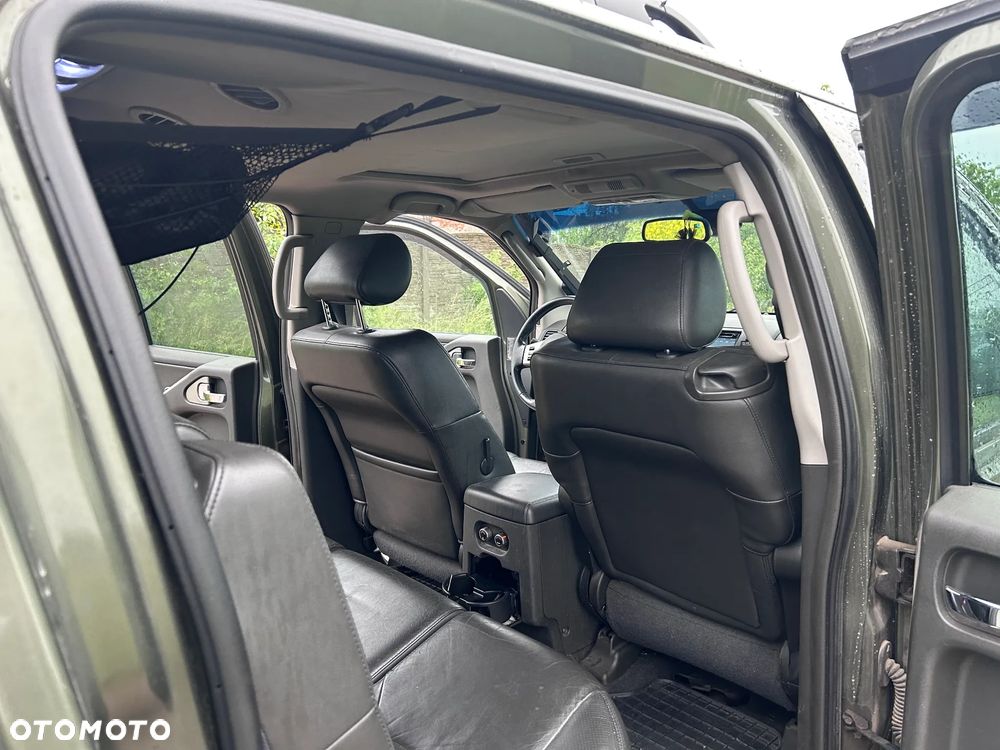 Nissan Pathfinder 2.5 DCi Elegance + - 22