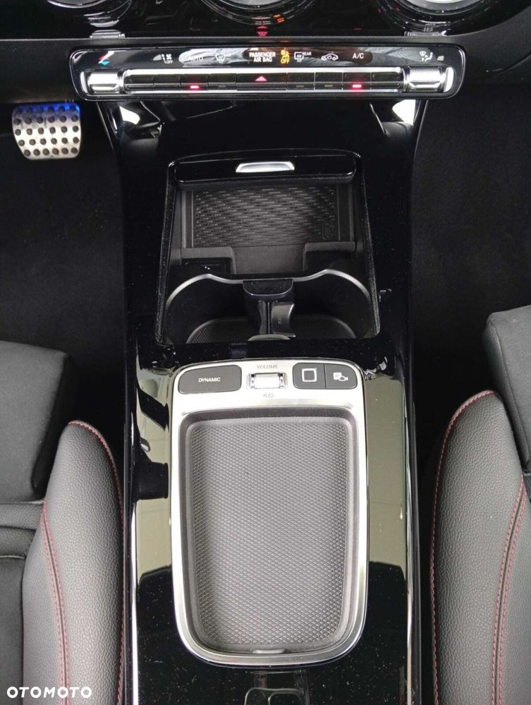 Mercedes-Benz CLA 200 mHEV AMG Line 7G-DCT - 23