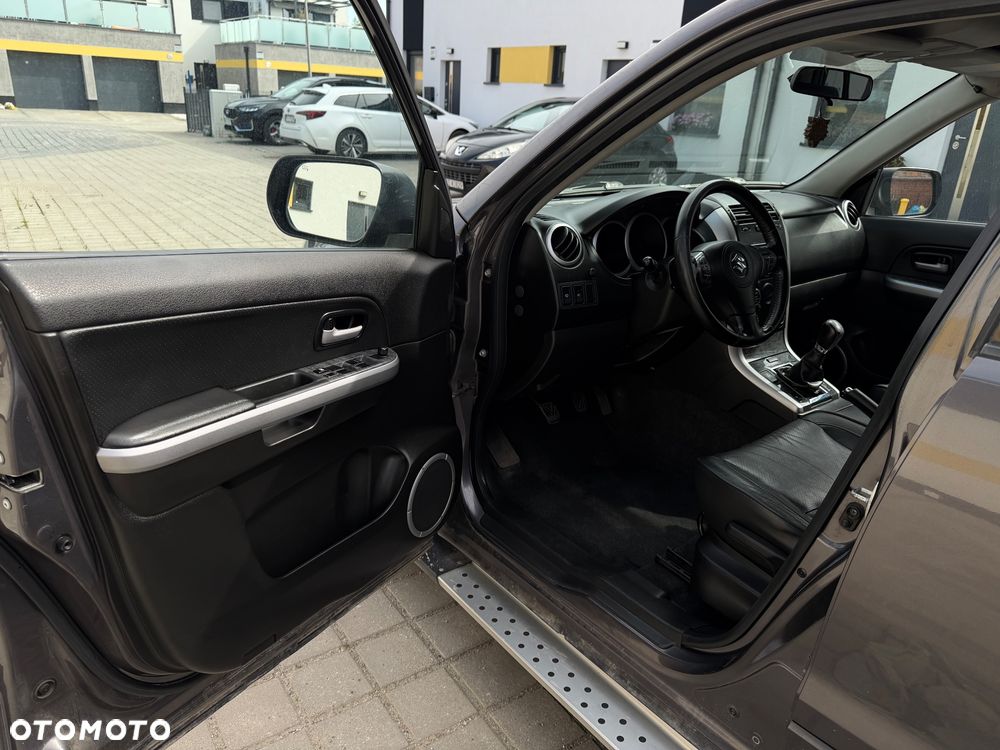 Suzuki Grand Vitara 2.4 Premium - 19