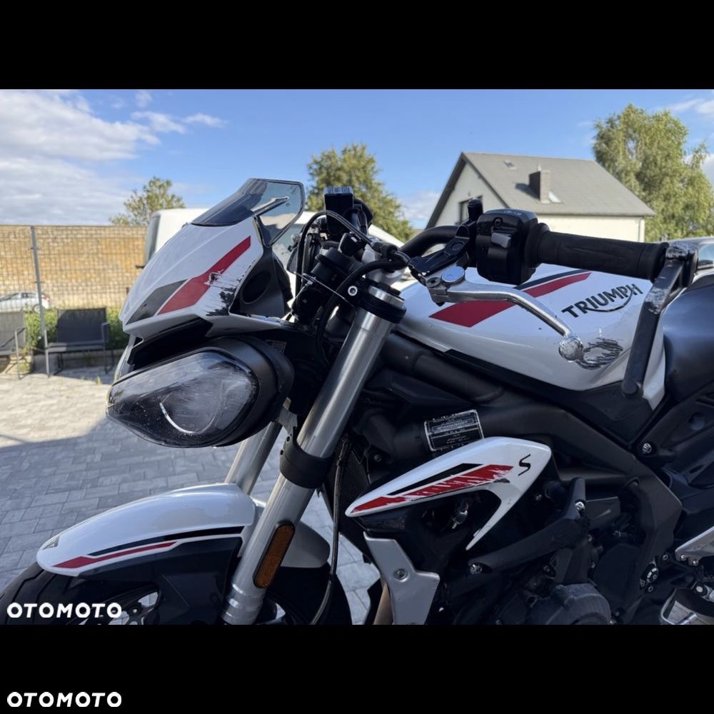 Triumph Street Triple - 7