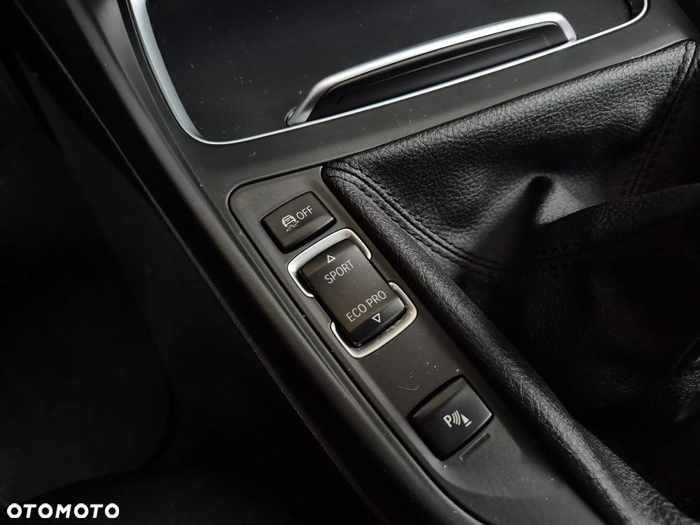 BMW Seria 1 116i - 15